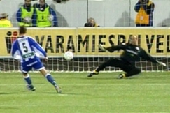 Kuva: HJK:n voittomaali Suomen Cupin finaalissa. (2003) YLE kuvanauha.