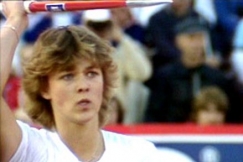 Kuva: Naisten keih��nheiton maailmanmestari Tiina Lillak valmistautuu heittoon. (1983) YLE kuvanauha.