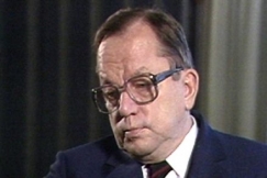 Kuva: Ahti Karjalainen toukokuussa 1983. YLE kuvanauha.