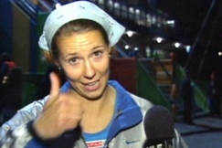 Kuva: Mikaela Ingberg EM-kisojen keih�skilpailun j�lkeen. (2002) YLE kuvanauha.