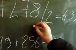 Kuva: Laskemista liitutaululla. YLE kuvanauha