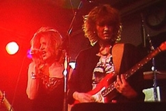 Kuva: Sirpa Tamlander ja Toni L�hteenm�ki. (1987) YLE kuvanauha.