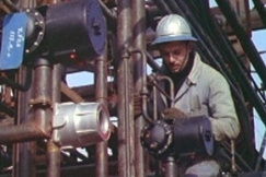 Kuva: Naantalin �ljynjalostamon rakentaminen oli iso urakka. YLE kuvanauha.