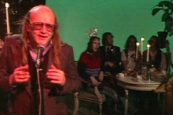 Kuva: Juice Leskinen ja kuoro. (1980)YLE kuvanauha.