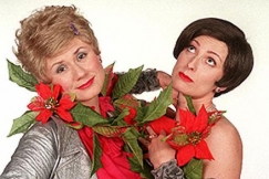 Kuva: Leila ja Annukka joulutunnelmissa. Jyrki valkama 1999.