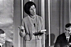 Kuva: Kirsti Rautiainen vet�� Viiden visailua. (1966) YLE kuvanauha.