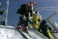 Kuva: Kalevi H�kkinen l�hd�ss� huipulta. (1987) YLE kuvanauha.