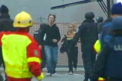 Kuva: Jokelan koulun evakuointia. YLE kuvanauha.