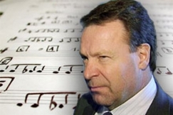 Kuva: Ilkka Kanerva ja nuotteja. Kuva: YLE, l�hde: Arja Lento / YLE