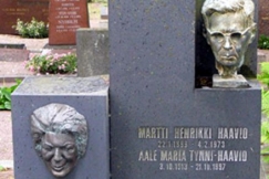 Kuva: Aale Tynnin ja Martti Haavion hauta. (2007) Arto Teronen.