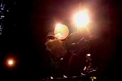 Kuva: Jukolan viestin y�osuus. (1998) YLE kuvanauha.