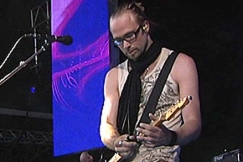 Kuva: Kie Von Hetrzen lavalla. YLE kuvanauha. 