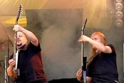 Kuva: Timo Rautiainen & Trio Niskalaukaus esiintyy. (2002) YLE kuvanauha.