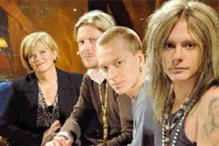 Kuva: Anne Flinkkil� ja Liimataisen veljekset. Kuvaaja Merja Hannikainen.