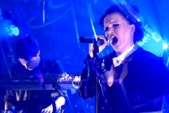 Kuva: Tuomas Holopainen ja Tarja Turunen. (1999) YLE kuvanauha.