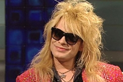 Kuva: Muusikko Mike Monroe (2005). YLE kuvanauha.