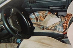 Kuva: Autonpenkill� vaatemytty. YLE kuvanauha. 