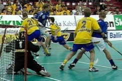 Kuva: Salibandyn MM-finaali Ruotsi-Suomi. (2000) YLE kuvanauha.