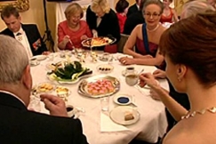 Kuva: Sauli Niinist� ja Jenni Haukio Linnan juhlissa (2009). YLE kuvanauha.