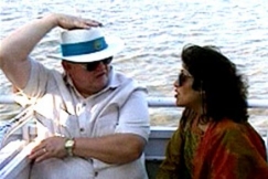 Kuva: Presidentti Martti Ahtisaari veneretkell�. (1996) YLE kuvanauha.