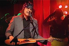 Kuva: Kari Peitsamo soittaa. YLE kuvanauha. 