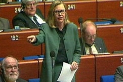 Kuva: Euroedustaja Marjatta Stenius-Kaukonen (1995). YLE kuvanauha.