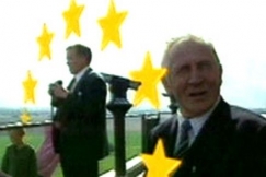 Kuva: Keskustapuolueen aktiiveja vierailulla Brysseliss� (1995). YLE kuvanauha.