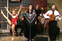 Kuva: Taljanka esiintyy tv:ss� voimistelijan kanssa (1992). YLE kuvanauha.