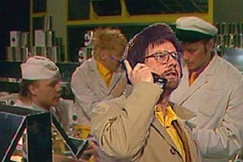 Kuva: Der Paavo kaupassa. YLE kuvanauha.