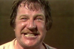 Kuva: Veikko Sinisalo esitt�� Pohjant�hti-trilogiaan perustuvaa monodraamaa (1978) YLE kuvanauha.