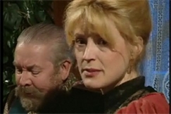 Kuva: Bobrikov (Pentti Siimes) ja Charlotta (Milka Ahlroth). YLE kuvanauha. 