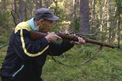 Kuva: Mikko Kallionp�� ampuu. YLE kuvanauha.