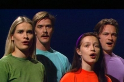 Kuva: Q-teatterin kuoro (1995). YLE kuvanauha.