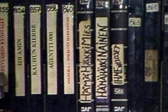 Kuva: Piraattivideoita videoliikkeen hyllyss� (1986). YLE kuvanauha,