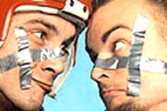 Kuva: Pietarinkadun Oilers Go Gon toimittajat Simo Ruuskanen ja Teemu  Skinnari.