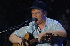 Kuva: Sepi Kumpulainen esiintyy (1992). YLE kuvanauha.