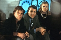 Kuva: Eurovision laulukilpailut, Suomen karsinta 1980. Euroviisut. Laulaja Vesa-Matti Loiri, sanoittaja Vexi Salmi (Veikko Salmi) ja laulaja Eija Ahvo TV2:n aulassa. v.1980. kuvaaja: Antero Tenhunen