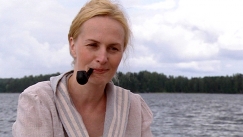 Kuva: Sara Paavolainen esitt�� Venny Soldan-Brofeldtia (2003). YLE kuvanauha.