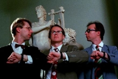 Kuva: Jyrki Liikka, Pasi Heikura ja Simo Frangen Vanhalla yo-talolla (1996). YLE/Ari-Pekka Ker�nen.