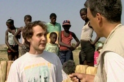 Kuva: Jyri Jaakkolaa haastatellaan Estelle-aluksella. YLE kuvanauha.