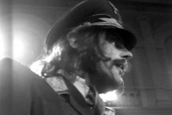 Kuva: Apollo-yhtyeen kitaristi Eero Lupari (1970). YLE kuvanauha.