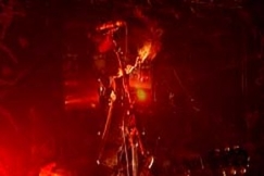 Kuva: 22-Pistepirkko-yhtyeen P-K Ker�nen laulaa (2005). YLE kuvanauha.