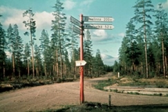 Kuva: Tienviitta, jossa tekstit ��nislinna, Kolatselk�, Sortavala ja Koirinoja. Kuvausaika arvioitu, kuvattu 1941-1944. SA, Yle kuvapalvelu.