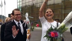 Kuva: Victoria ja Daniel Lahdessa. (2010) Yle kuvanauha.