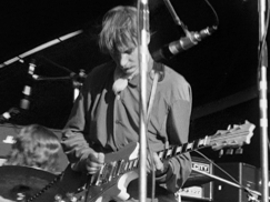 Kuva: Tommie Mansfield Ruisrockin lavalla (1971). Yle kuvanauha.