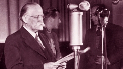 Kuva: Presidentti Ky�sti Kallio pit�� radiopuheen (1940). Kuval�hde: Ylen arkisto.