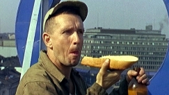 Kuva: Melkoinen m��r� ruokaa kuluu helsinkil�isten ruokkimiseen. YLE kuvanauha.