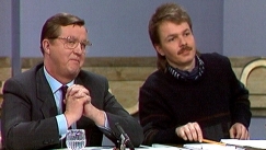 Kuva: Kalevi Sorsa ja Pekka Haavisto vaalipaneelissa 1987. YLE kuvanauha.