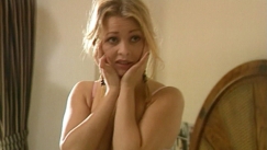 Kuva: Julia on huolissaan. Yle kuvanauha (1996).