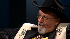 Kuva: Laulaja Topi Sorsakoski (2009). YLE kuvanauha.